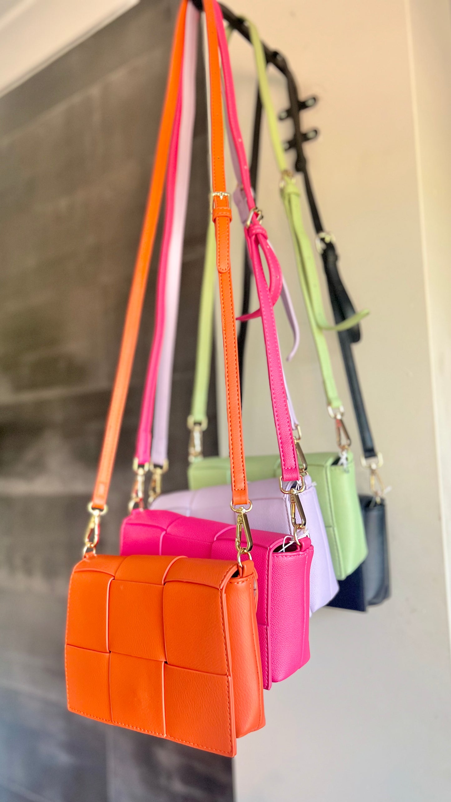 Anika Woven Crossbody Bag - Pink