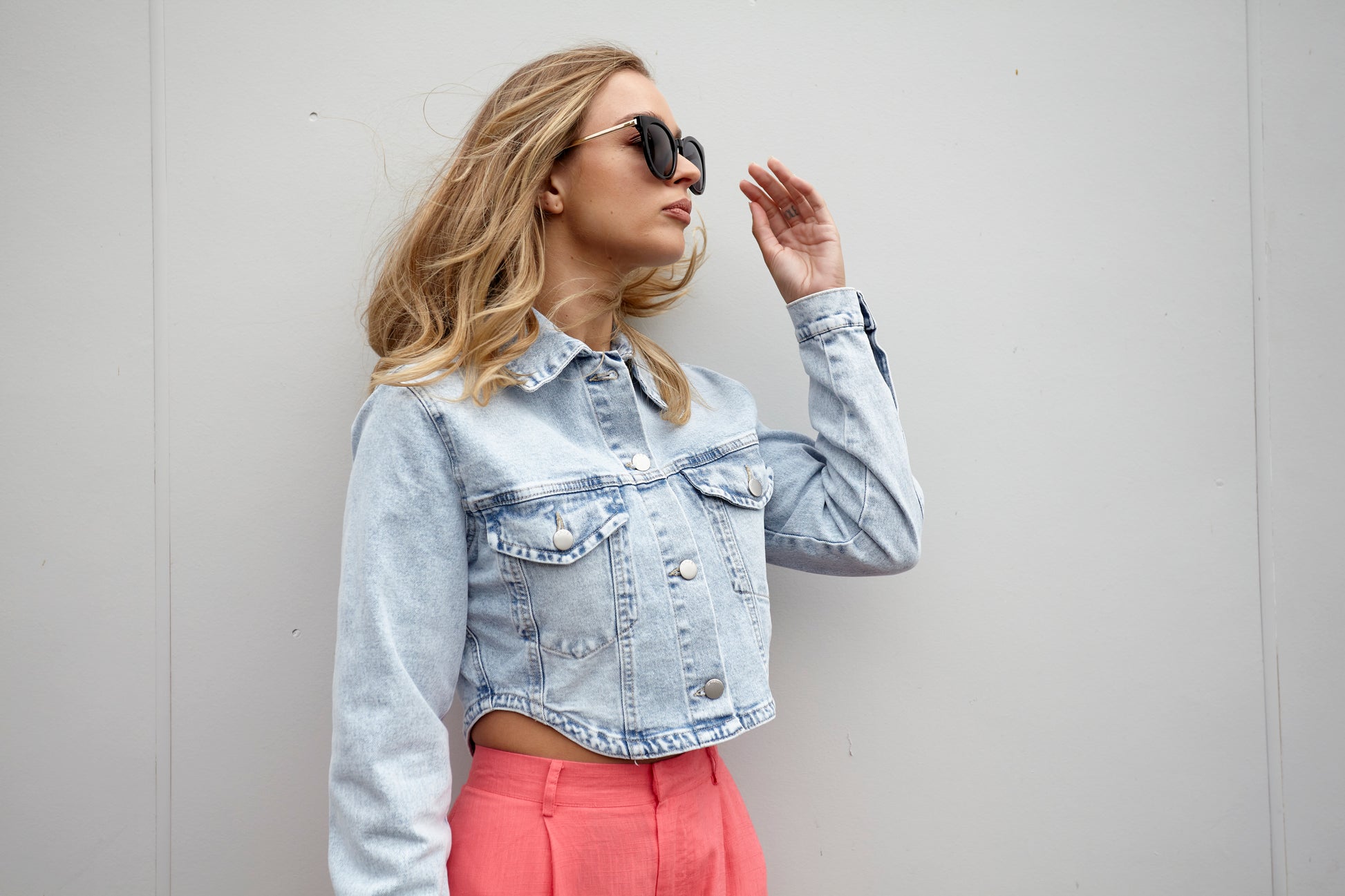 ***NEW*** Rhea Cropped Denim Jacket: Elevate your casual cool with the Rhea Cropped Denim Jacket! This must-have piece features a chic cropped design, accentuated by stylish pocket details and a trendy  - Ciao Bella Dresses - Sass Clothing