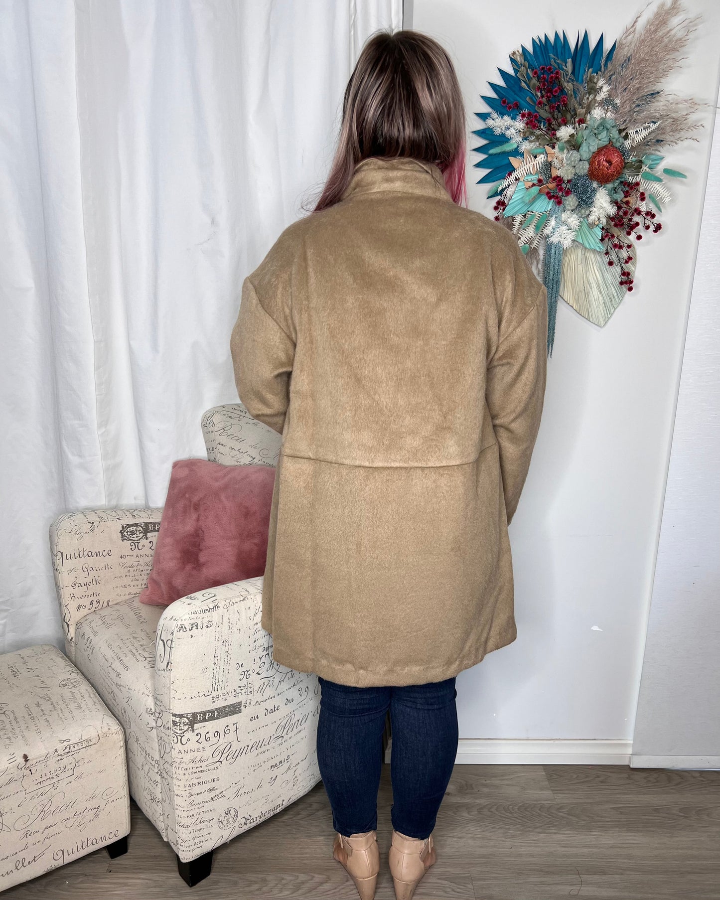 Arden Double Breasted Coat - Tan | Sass Clothing |
Feast your eyes on the Arden Double Breasted Coat, featuring a heritage vintage design with a button-up front and pockets to stash your lipstick and phone. This coa