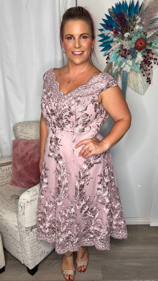 Bethany Lace Dress: If you're looking for the perfect addition to your formal wardrobe look no further than the Bethany Lace Midi Dress
This dress features a beautiful scalloped hem and - Ciao Bella Dresses - Goddiva