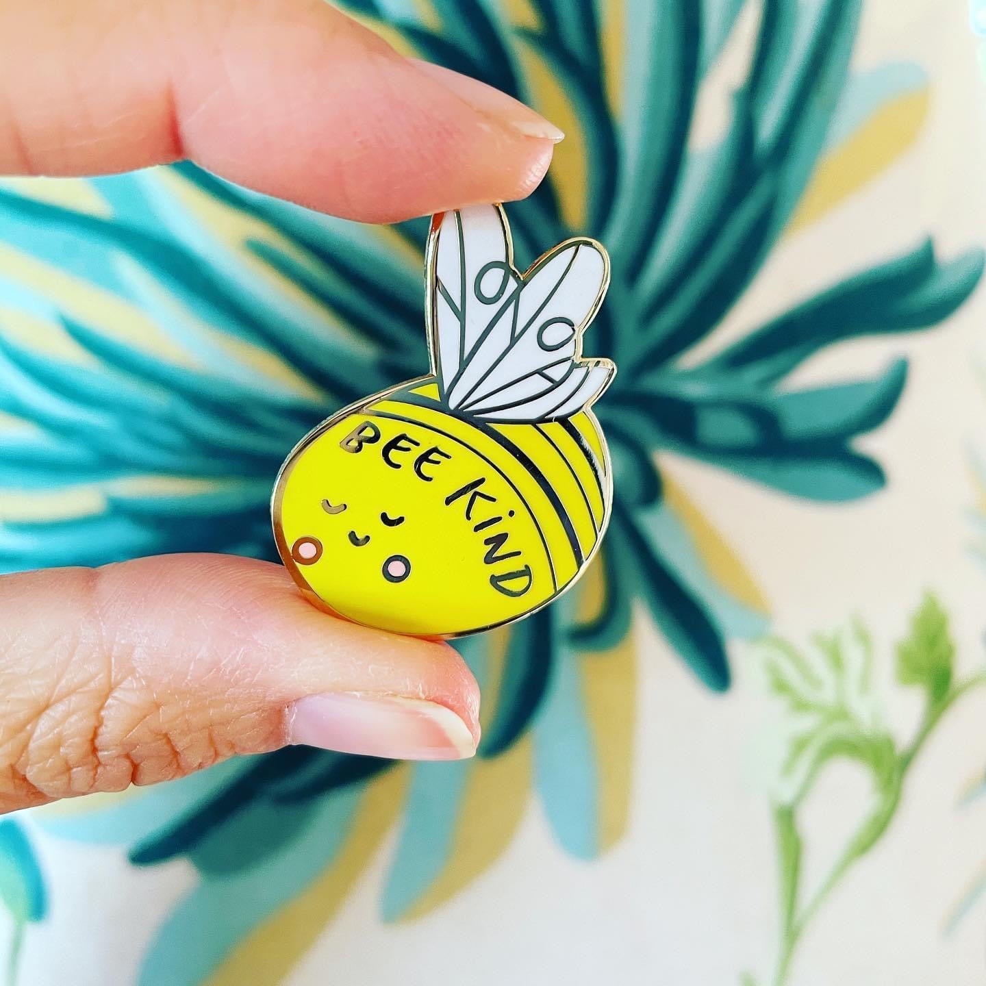 Lapel Pin - Ciao Bella Dresses