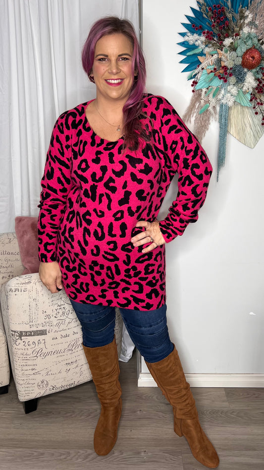 Evie Leopard Print Jumper: The Evie Knit is a light long line knit that will look amazing with jeans, over tights and boots or as a layer with your fave winter jacket
Features:

Long hem
Ribbe - Ciao Bella Dresses - Label of Love