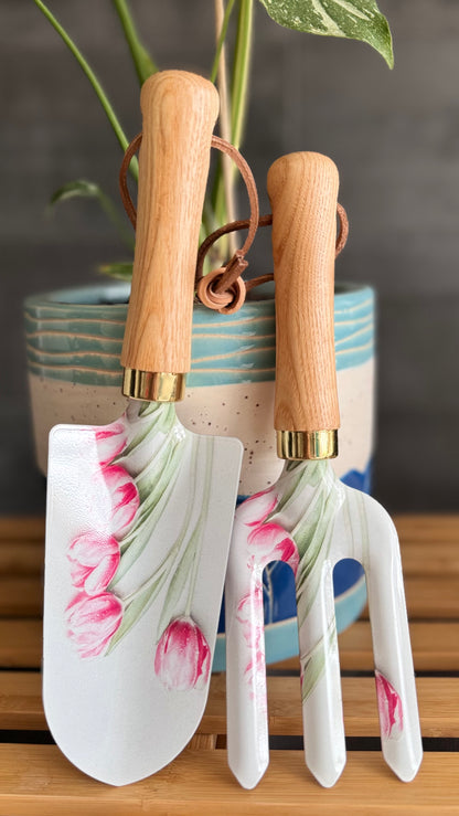 Botanics Gardening Tools | Tamboril | A gorgeous gift for the avid gardener. These Tamboril Metal Garden Tool Set come with a hand trowel and fork (approx 27cm long), each printed with a stunning botanic | Ciao Bella Dresses