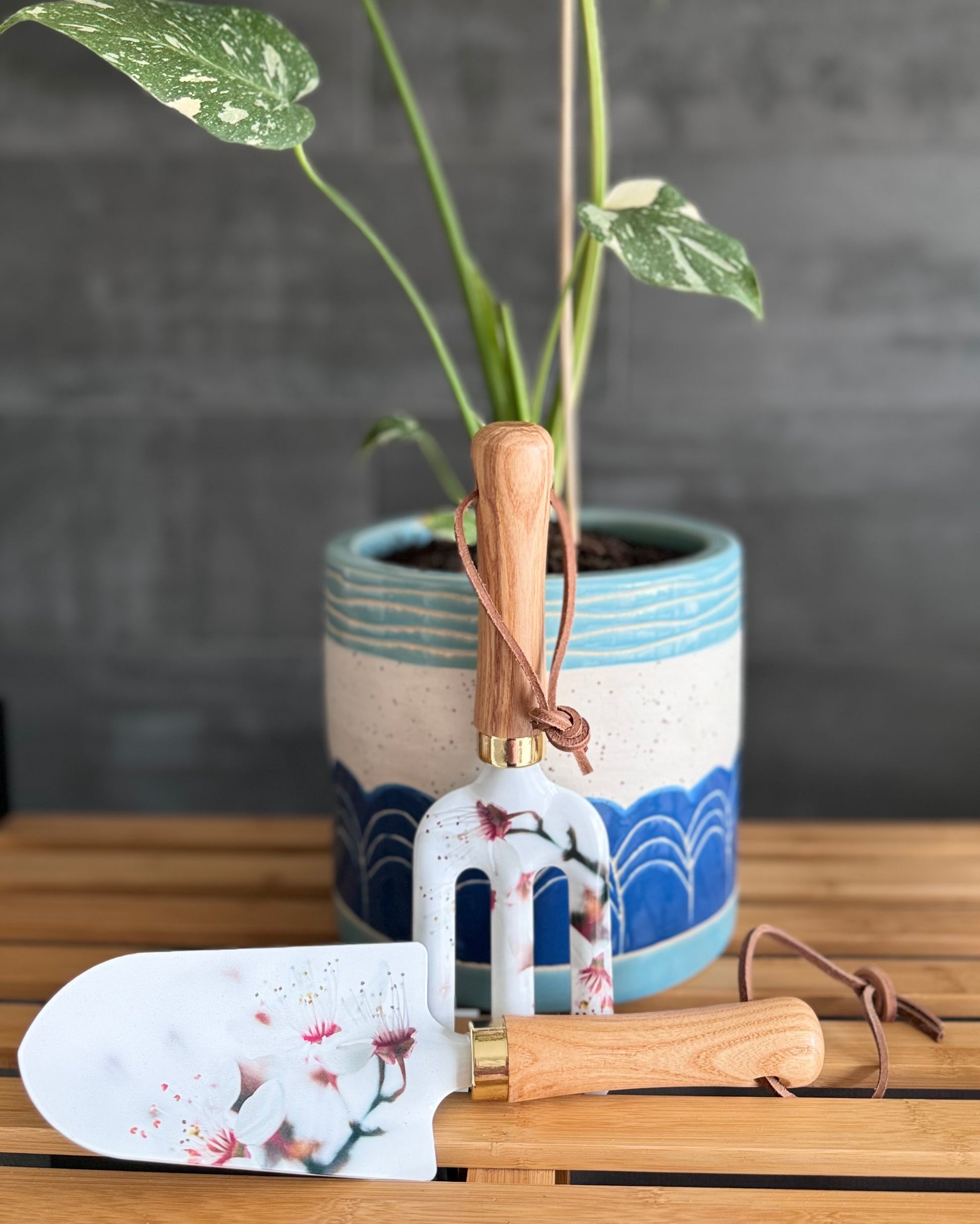 Botanics Gardening Tools | Tamboril | A gorgeous gift for the avid gardener. These Tamboril Metal Garden Tool Set come with a hand trowel and fork (approx 27cm long), each printed with a stunning botanic | Ciao Bella Dresses