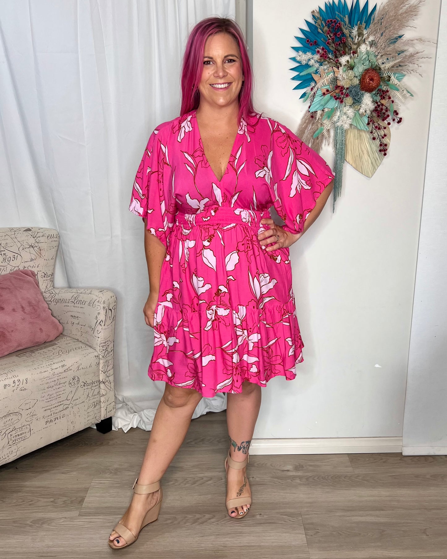 ***NEW*** Kali Mini Dress: Kali is a super cute mini dress with balloon sleeves and a super cute neckline, making it an easy chuck on and go that will make you look amazing
Features:

Shirred  - Ciao Bella Dresses 