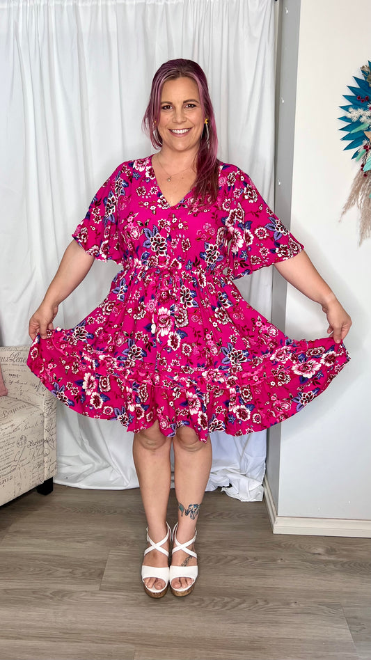 Sariah Dress: The sweetest print on the sweetest style. The Sariah Dress is a gorgeous little number perfect for Spring and Summer with it’s fun print on a cute mini style
Feature - Ciao Bella Dresses 