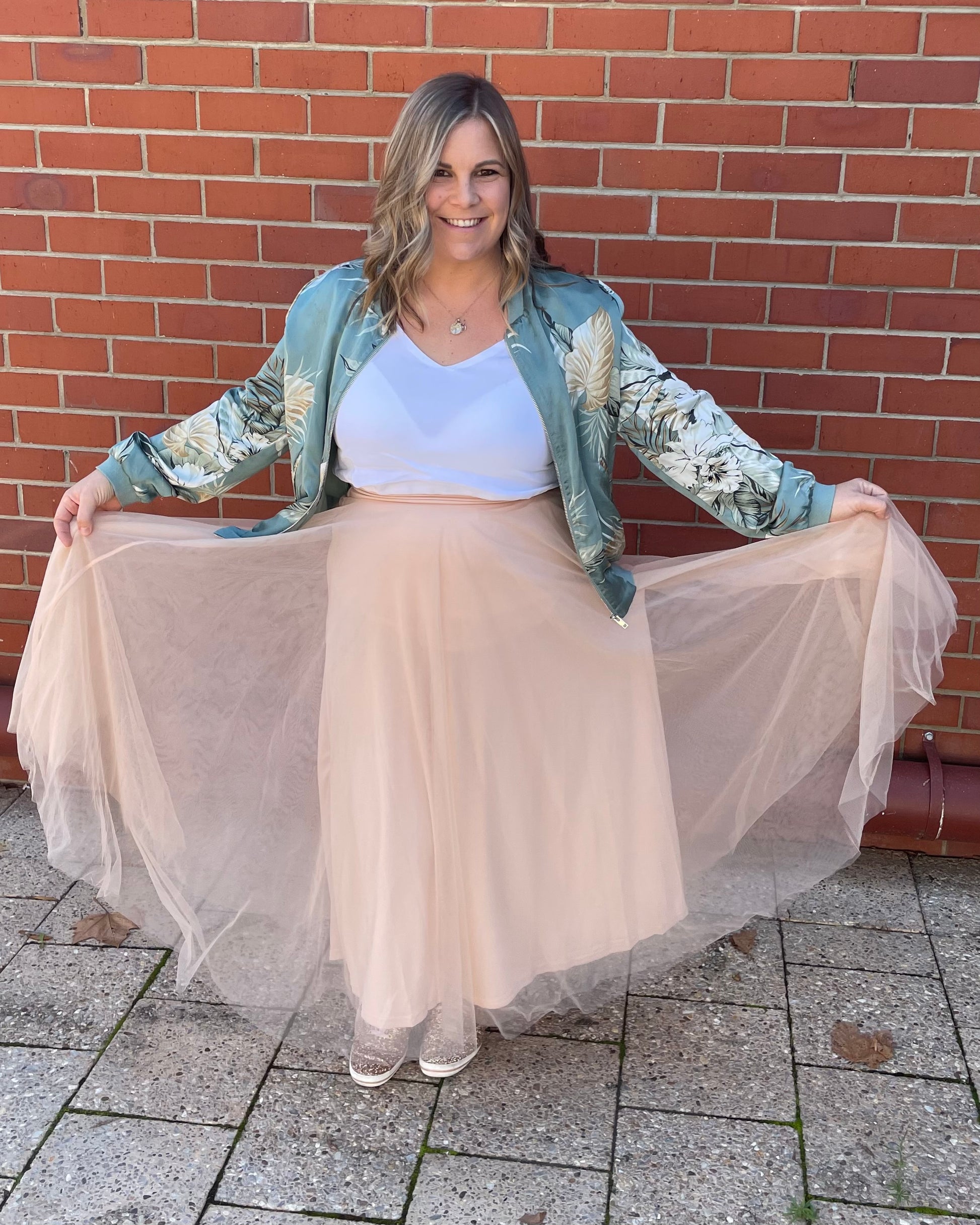 Peaches Fairy Skirt - Peach Pink: Feel as pretty as a princess in this stunner!

Elasticated waist with side zip
Long midi length
True to size
Danika is wearing a size 12


Shop all colours HERE - Ciao Bella Dresses - Indikah