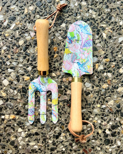 Botanics Gardening Tools | Tamboril | A gorgeous gift for the avid gardener. These Tamboril Metal Garden Tool Set come with a hand trowel and fork (approx 27cm long), each printed with a stunning botanic | Ciao Bella Dresses