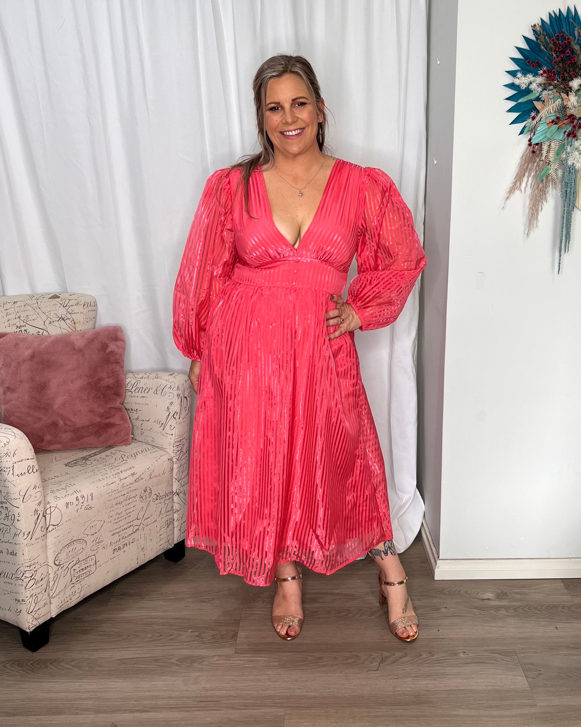 Maya Dress | Ebby and I | Your next event dress is here. The Maya Dress is a gorgeous structured style that will have you looking your best at the next wedding or cocktail function
Features:
