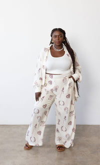 **NEW** Katie Stretch Crop Top: 
 * Fitted sleeveless crop top 
 * Buttery soft fabric with lots of stretch 
 * Wide coverage for bra straps 
 * Length: 46cm 
 * 90% cotton, 10% elastane  - Ciao Bella Dresses 