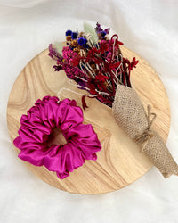 Berry Sweet XL Scrunchie | Berry Sweet Scrunchies | 
Say hello to our newest addition to the scrunchie family - oversized Berry Sweet XL scrunchies!  
Material: Satin (96% polyester, 4% elastane)
Dimensions: 11cm diam