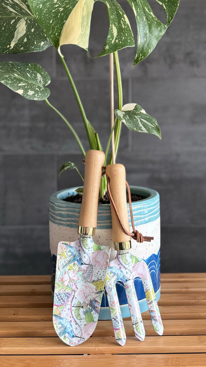 Botanics Gardening Tools | Tamboril | A gorgeous gift for the avid gardener. These Tamboril Metal Garden Tool Set come with a hand trowel and fork (approx 27cm long), each printed with a stunning botanic | Ciao Bella Dresses