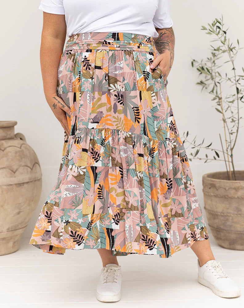 **NEW** Kate Skirt: A stunning midi-length skirt in 100% cotton. So fun and fresh for the season. Style down with a tee or style up for an occasion with a fitted top and heels
Features: - Ciao Bella Dresses - Bee Maddison