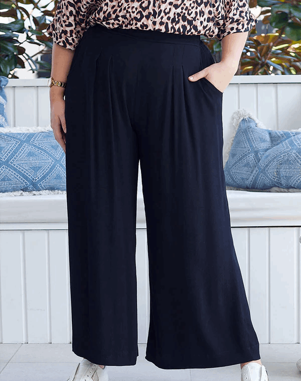 *NEW* Bonnie Pants | Bee Maddison | The Bee Maddison Bonnie Pants in black are a beautifully cut wide leg pant, elevated by the viscose fabrication. Every detail has been considered including the flatt