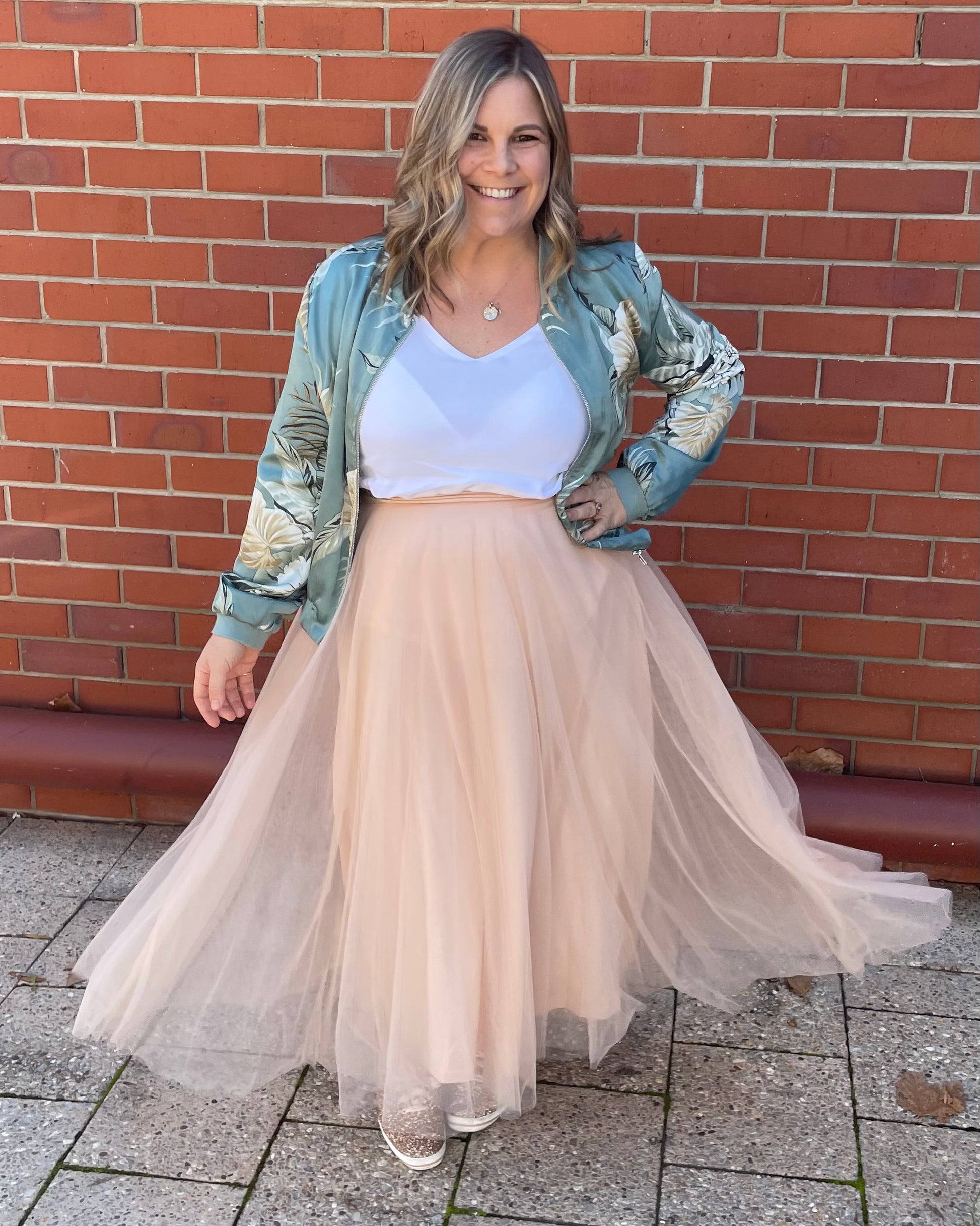 Peaches Fairy Skirt - Peach Pink: Feel as pretty as a princess in this stunner!

Elasticated waist with side zip
Long midi length
True to size
Danika is wearing a size 12


Shop all colours HERE - Ciao Bella Dresses - Indikah