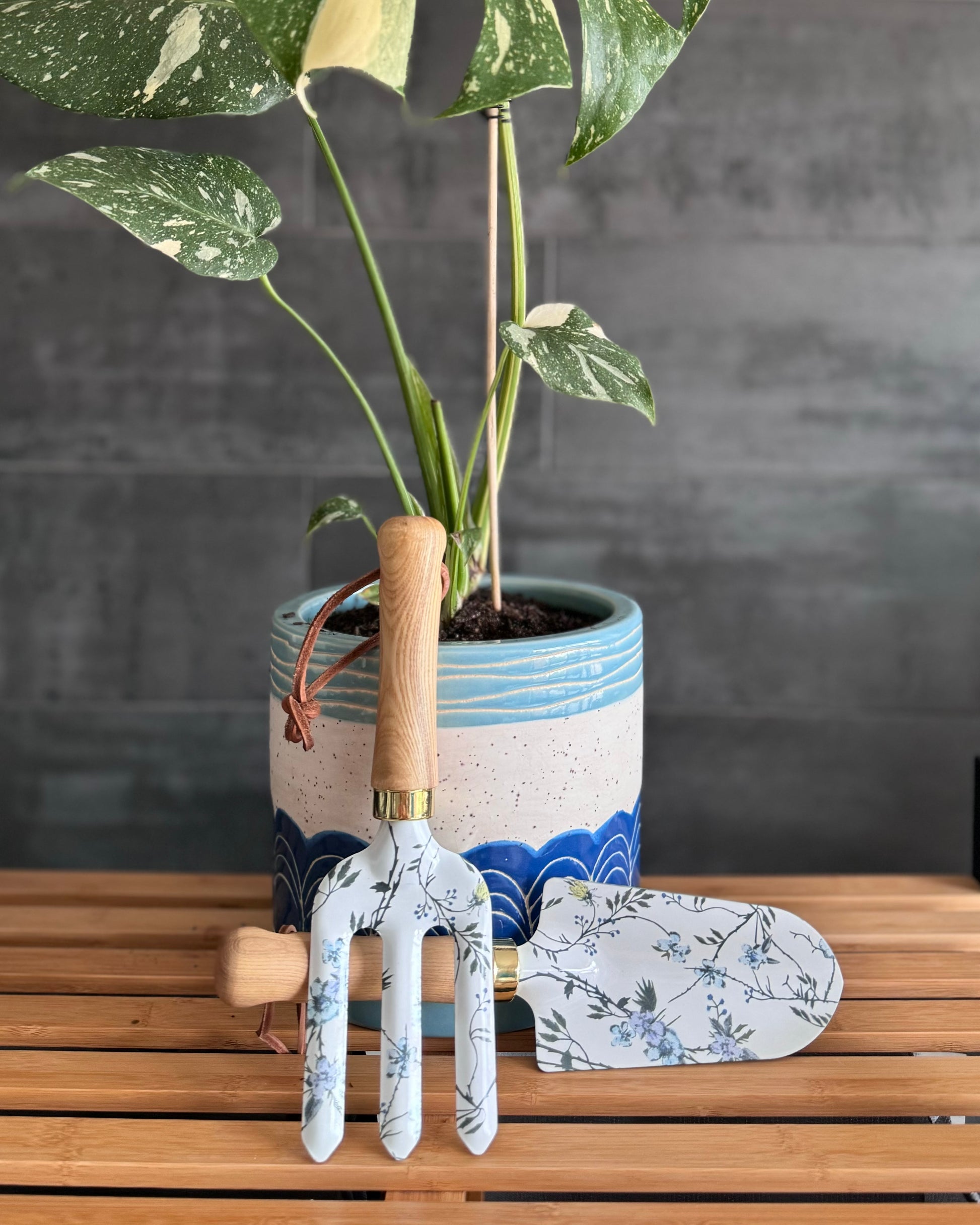 Botanics Gardening Tools | Tamboril | A gorgeous gift for the avid gardener. These Tamboril Metal Garden Tool Set come with a hand trowel and fork (approx 27cm long), each printed with a stunning botanic | Ciao Bella Dresses