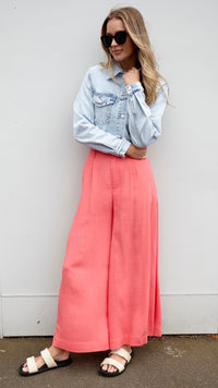 *NEW* Francesca Wide Leg Pants | Sass Clothing | Step into chic comfort with the Francesca Wide Leg Pant! Tailored for a relaxed fit, these pants boast a wide leg profile and a stylish flat front waistband. The ela