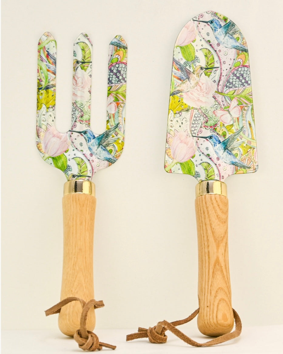 Botanics Gardening Tools | Tamboril | A gorgeous gift for the avid gardener. These Tamboril Metal Garden Tool Set come with a hand trowel and fork (approx 27cm long), each printed with a stunning botanic | Ciao Bella Dresses