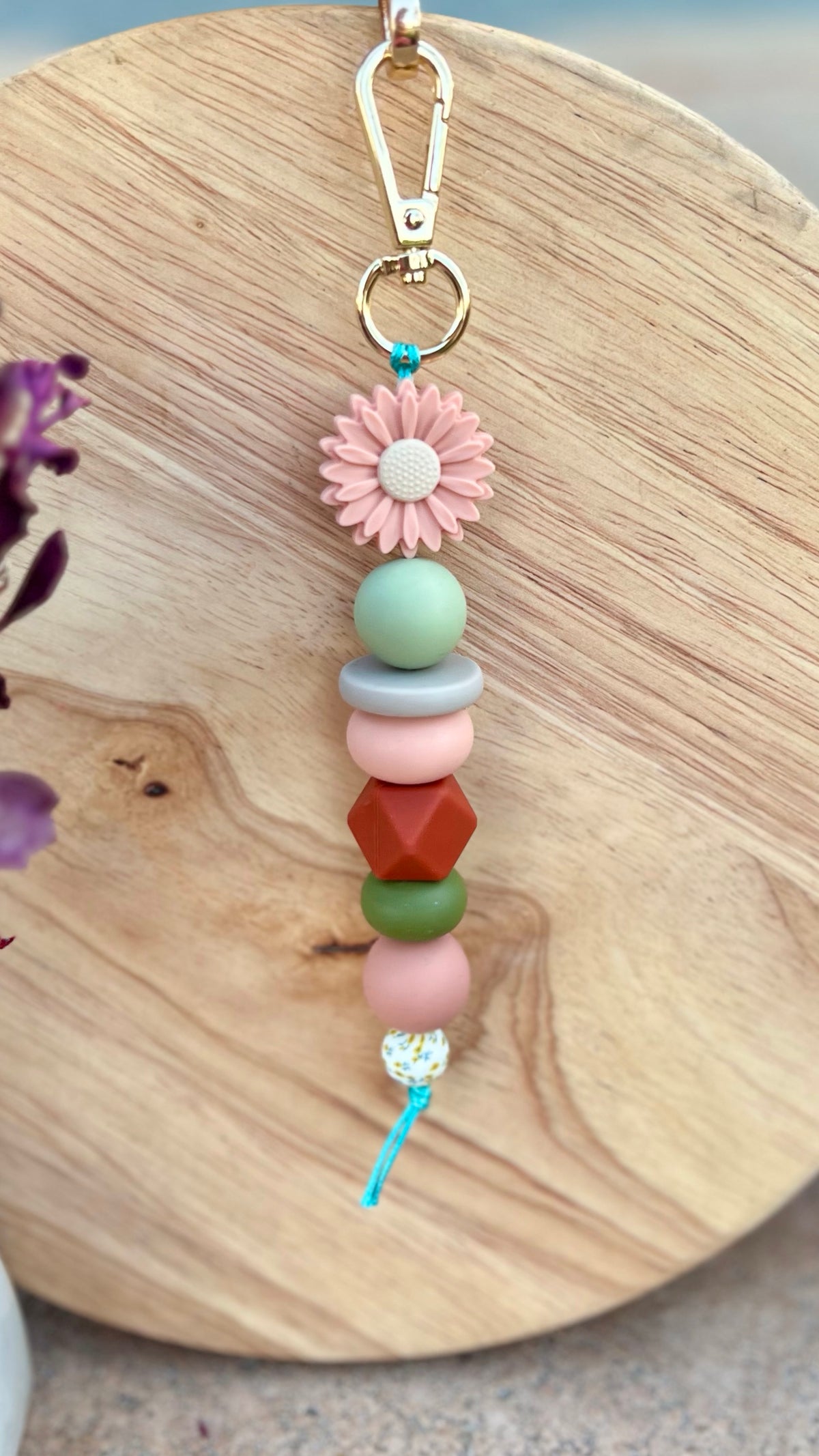 Oto & Iti Keyring | Oto & Iti | Add some personality to your keys or bag with a handmade keyring by Oto &amp; Iti
Features: 

Lobster claw
Silicone beads
Varied designs

Hardware: Varied - gold loo