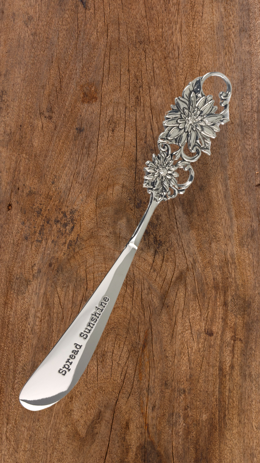 Spreader / Cheese Knife | Ciao Bella Dresses | Spread happy vibes with these Tamboril spreaders / cheese knives. Each knife comes in a cardboard gift box and is engraved with a positive saying
Butterfly - Spread 