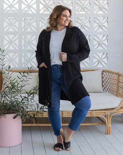 Acacia Coatigan - Black | Freez | 
A knit coatigan is a wardrobe staple for the transeasonal months. This versatile style can be easily styled from weekend casual to office appropriate, dressed up or