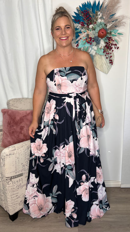 Jayla Floral Dress: The Jayla Dress is an elegant maxi dress with a full skirt with extra fabric for added “swoosh”. Due to the full skirt, it is also perfect for a baby bump
Features:
 - Ciao Bella Dresses 