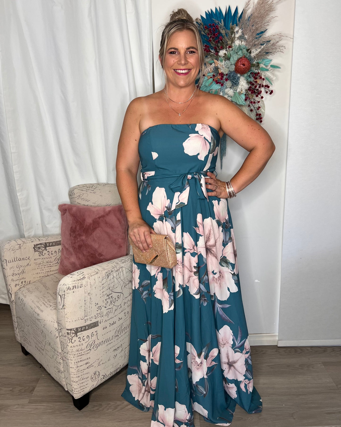 Jayla Floral Dress - Teal | Style State | The Jayla Dress is an elegant maxi dress with a full skirt with extra fabric for added “swoosh”. Due to the full skirt, it is also perfect for a baby bump
Features:
