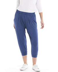 Tokyo 3/4 Pants - Navy | Betty Basics | A classic Betty Basics style, the Tokyo 3/4 Pant is a relaxed style that features an elasticated waistband and side pockets. Simple yet stylish, they are the perfect