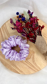 Berry Sweet XL Scrunchie | Berry Sweet Scrunchies | 
Say hello to our newest addition to the scrunchie family - oversized Berry Sweet XL scrunchies!  
Material: Satin (96% polyester, 4% elastane)
Dimensions: 11cm diam