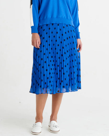 Chanell Pleated Skirt | Betty Basics | 
Introducing the Chanel Pleated Skirt, the epitome of fun and laid-back style! With its elastic waistband, this skirt ensures a comfortable and perfect fit for all-d