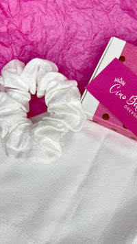 Sage + Stone Handmade Neutral Boho Scrunchies | Sage + Stone | Hand made in Bunbury WA by Sage + Stone, these beautiful pieces bring a sweet neutral boho vibe to your wardrobe

Handmade with various fabrics
Please see photos for