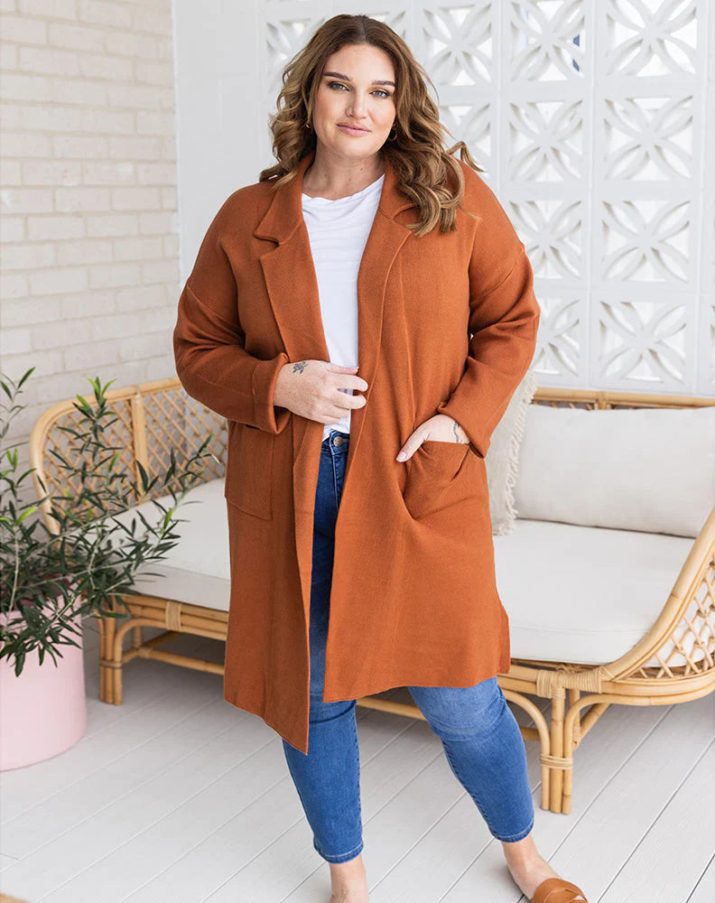 Acacia Coatigan - Tan | Freez | 
A knit coatigan is a wardrobe staple for the transeasonal months. This versatile style can be easily styled from weekend casual to office appropriate, dressed up or