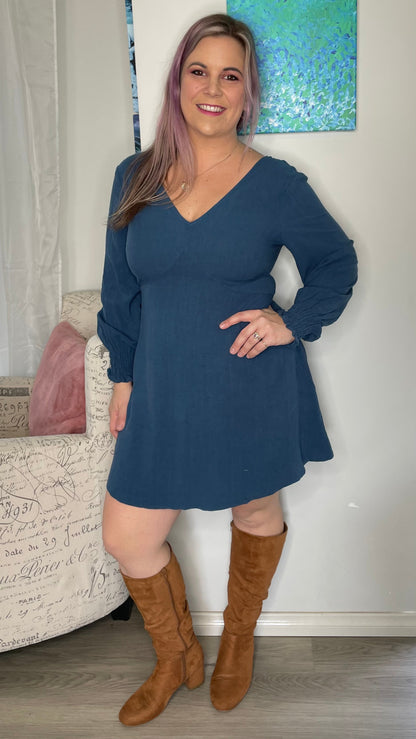 Alexis Dress - Teal | Sass Clothing | The Alexis Dress will be your new wardrobe favourite! This style features beautiful linen blend viscose fabric, a balloon sleeve design and a soft v neck.
          