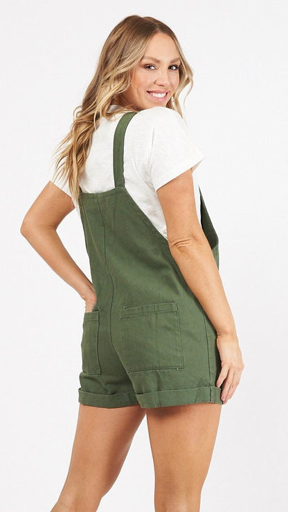 Xanthe Short Dungarees - Khaki | Ebby and I | 
Short denim overalls
Pockets
True to size
Danika is wearing a size 12 

Also available in PINK and BLACK