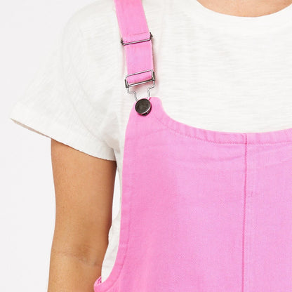 Xanthe Short Dungarees - Hot Pink | Ebby and I | 
Short denim overalls
Pockets
True to size
Danika is wearing a size 12 

Also available in KHAKI and BLACK