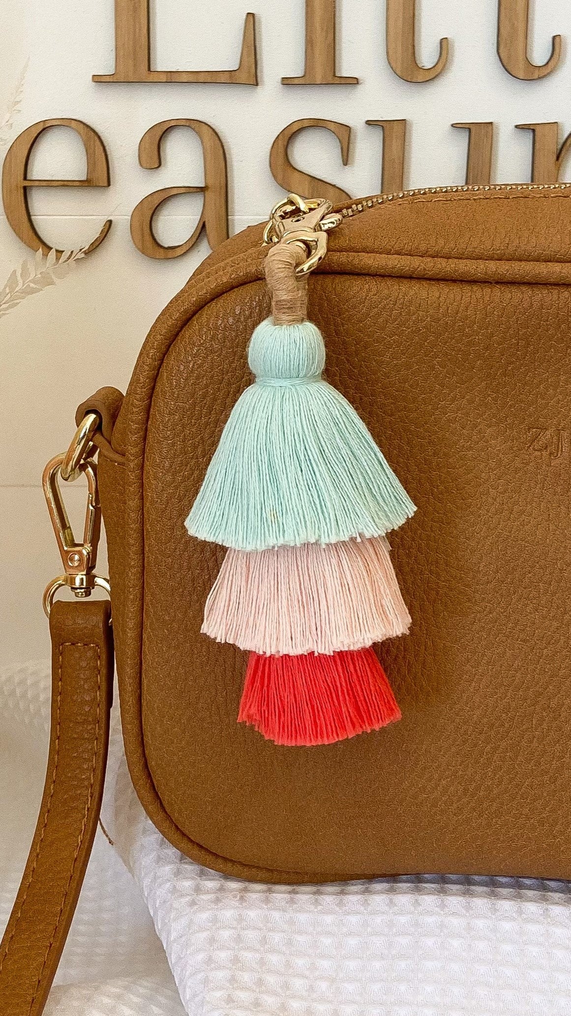 Daisy Lane Tassel Keyring - Ciao Bella Dresses