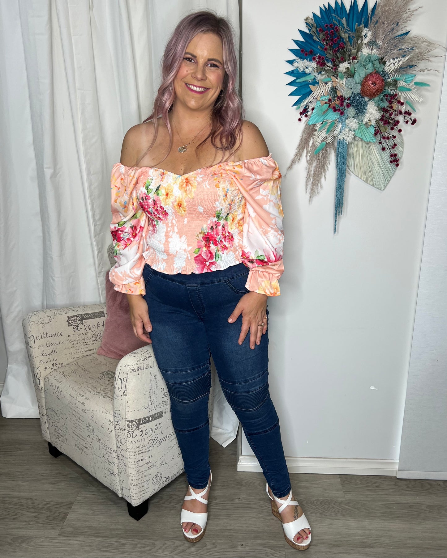Cora Top - Peach Floral: Jeans and a nice top? Cora has you covered

Full length puff sleeves with elasticated wrist
Shirred bodice
True to size
Danika wears a 10/12
100% polyester

  - Ciao Bella Dresses - Every Day by Blush
