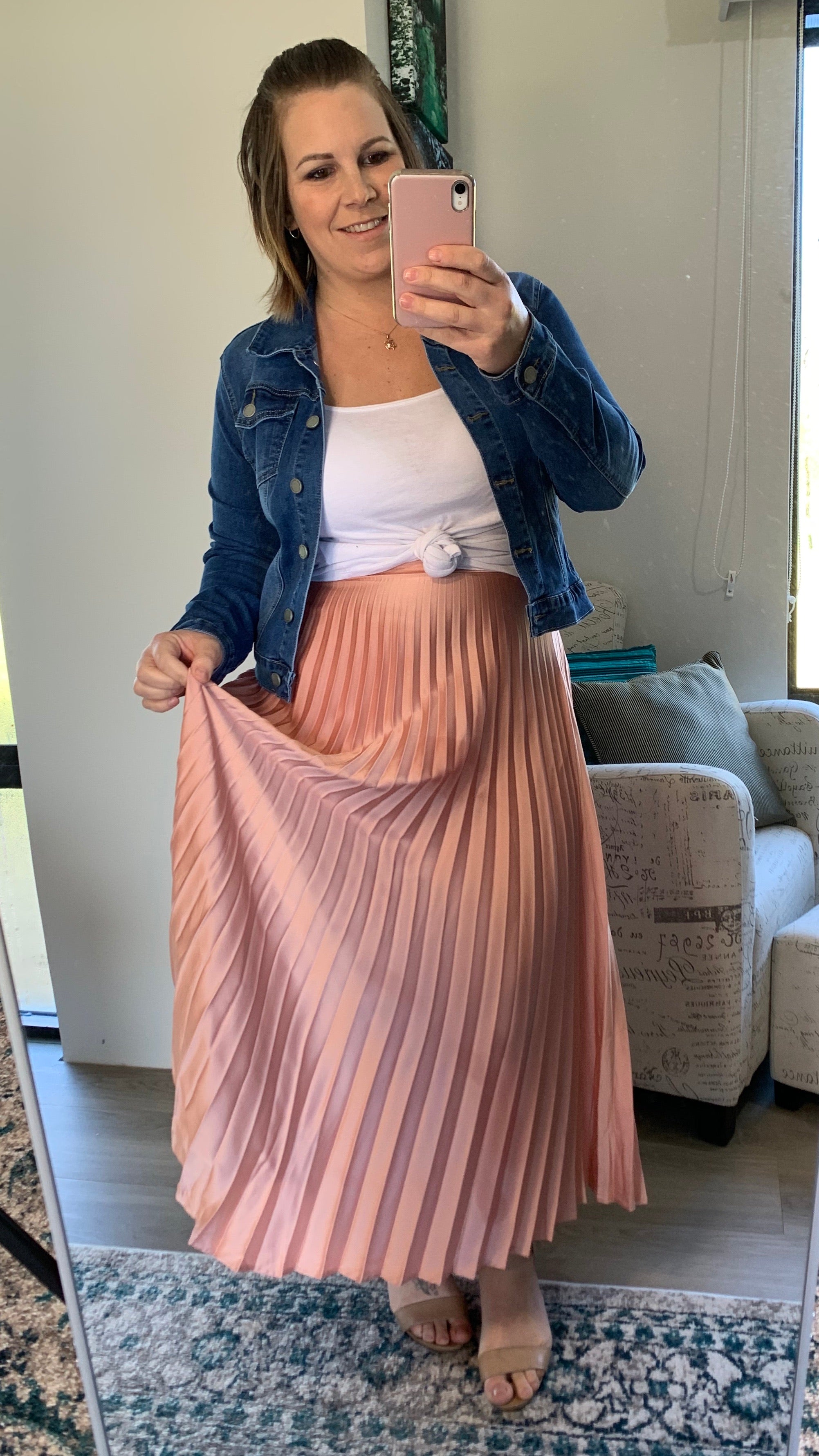 Pink pleated hotsell skirt pink boutique