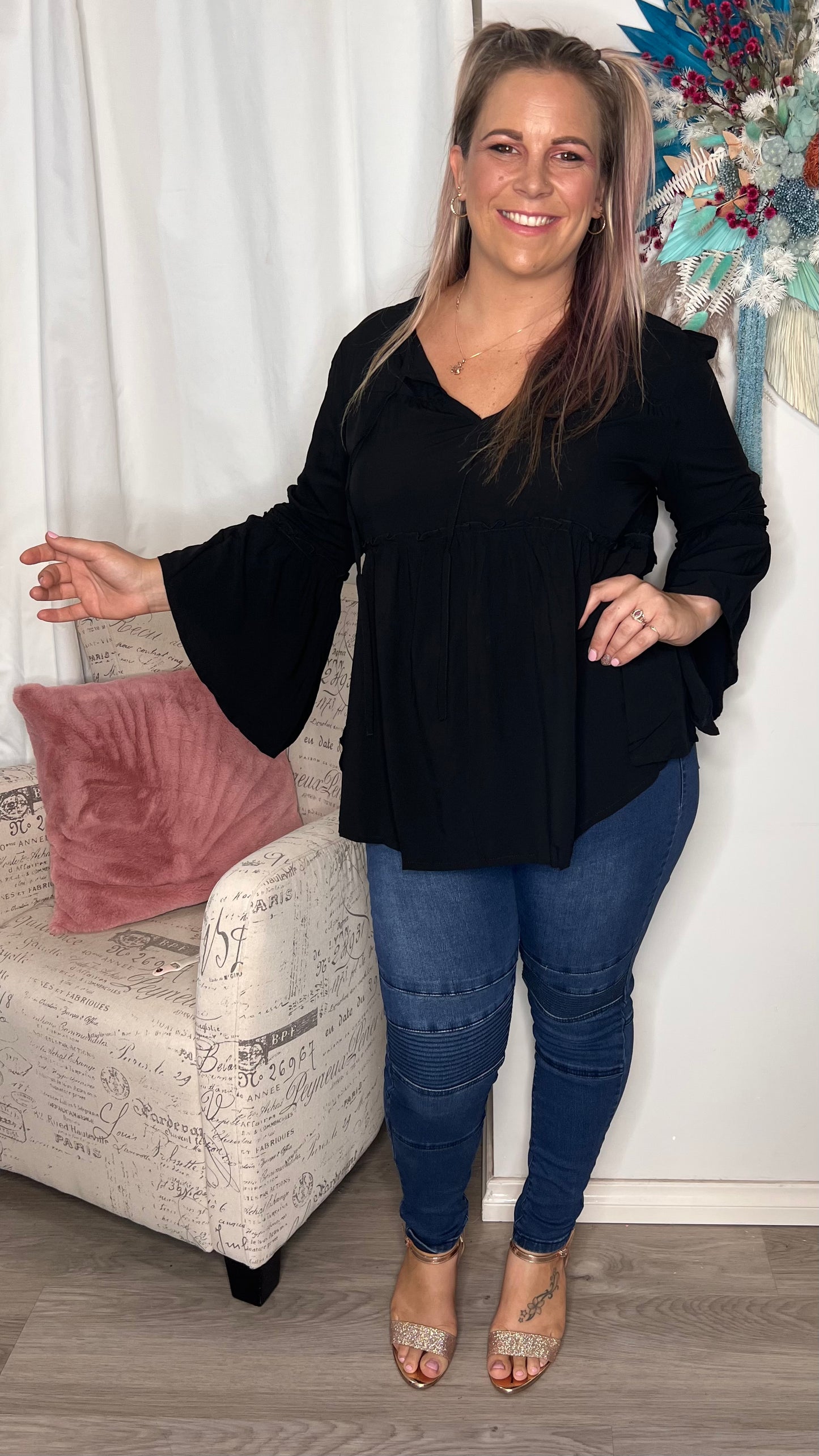 Luna Top - Black: 

The Luna top in Black is sure to be your new favourite!
Light and airy, it's perfect for Spring days and balmy Summer evenings.
Style with heels for a night out, o - Ciao Bella Dresses 