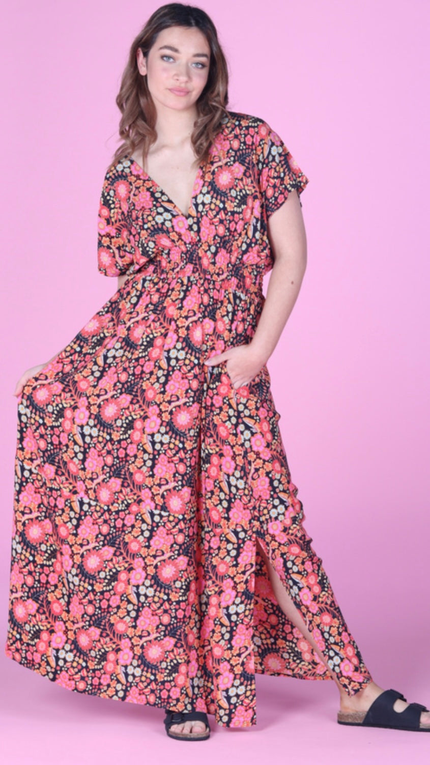 The Zen Dress features the stunning Daydreamer print from Honey &amp; Stone Co

It has tshirt length sleeves with a slight flutter and comes into a v at the bust
The - Zen Maxi Dress - Daydreamer - Honey & Stone