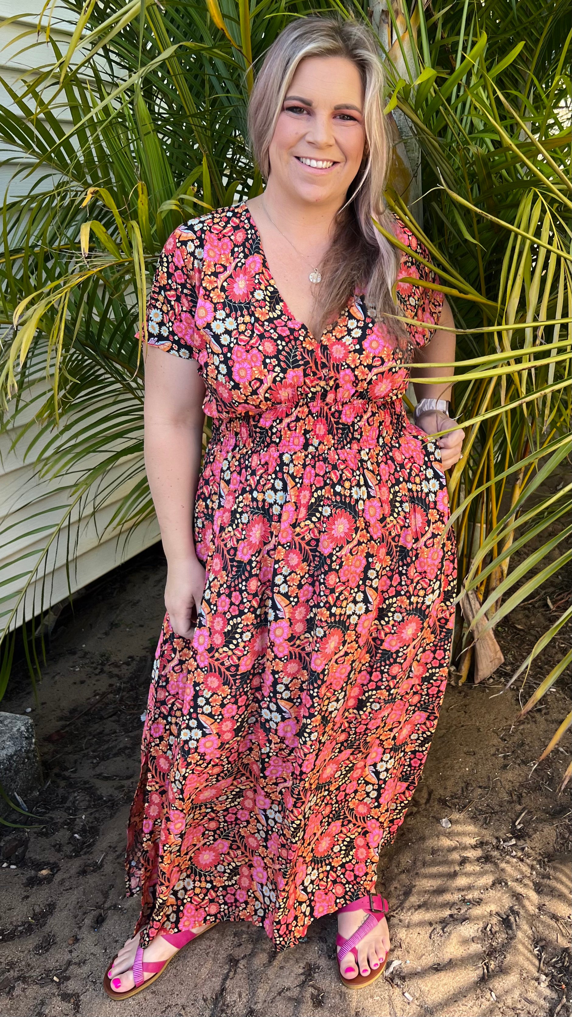 The Zen Dress features the stunning Daydreamer print from Honey &amp; Stone Co

It has tshirt length sleeves with a slight flutter and comes into a v at the bust
The - Zen Maxi Dress - Daydreamer - Honey & Stone