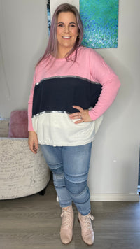 Ellen Oversized Knit - Pink | Label of Love |  
 
Cute meets comfort in the Ellen KnIt. Perfect for throwing over your fave jeans or knotting over your fave skirt
Features:

Relaxed oversized fit
Round neckline 