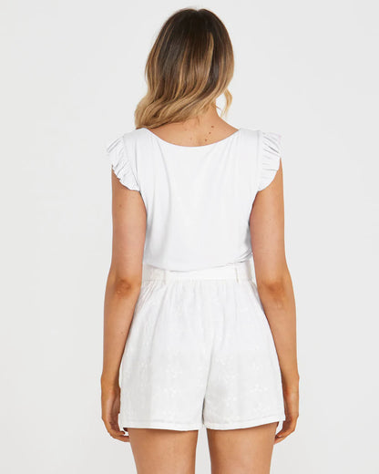 
This summer, we welcome the Naomi Frill Top, the perfect addition to your wardrobe. This top is made from cotton elastane jersey, which makes it soft and comfortabl - NEW Naomi Frill Top - White - Sass Clothing