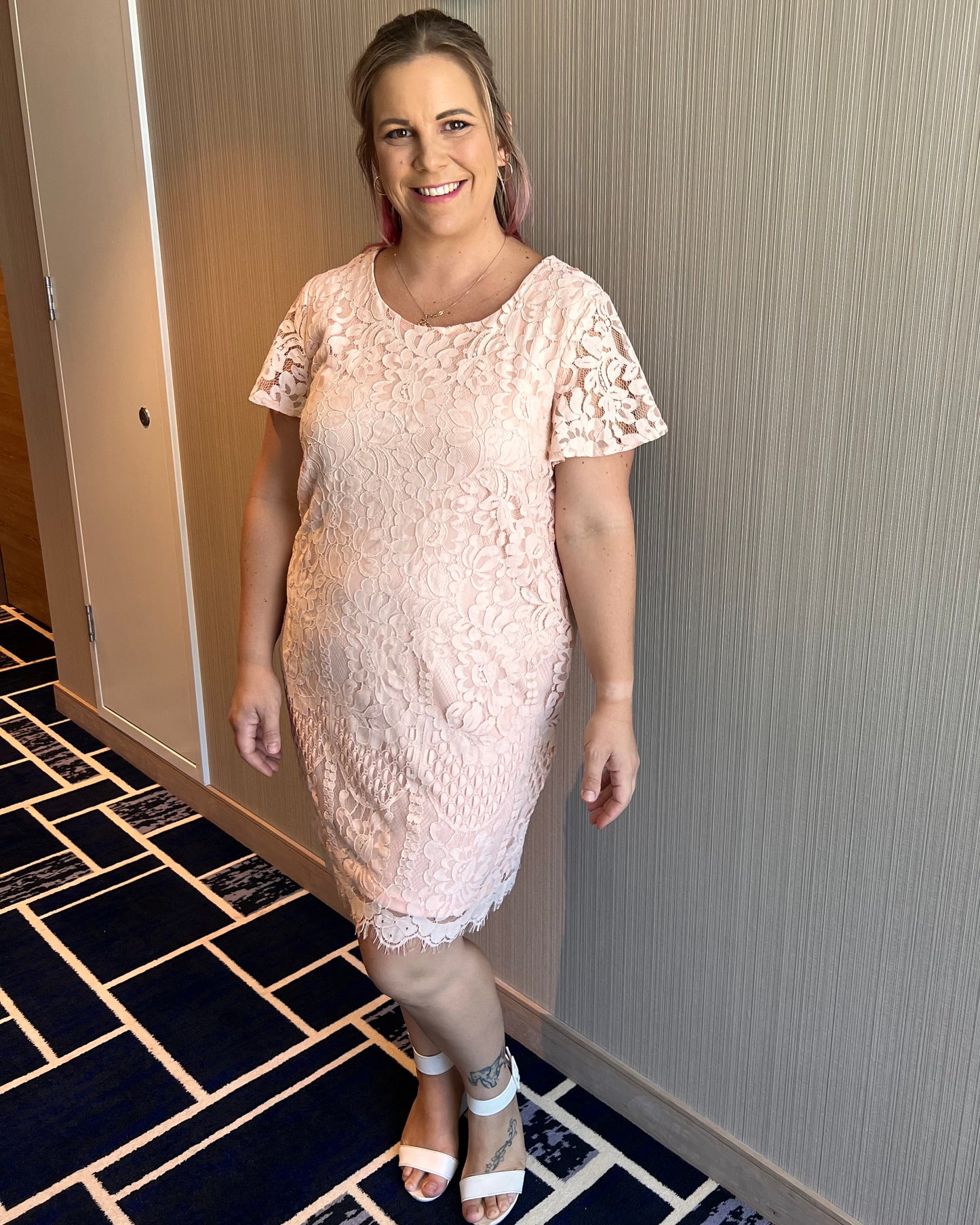 Mindy Dress | Grace & Co | Mindy is the sweetest little lace shift dress
Features:

Shift style
Lace overlay
Button at back of neck

Sizing: This item is true to size. Danika is wearing a size