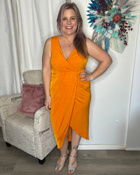 Kyan Glitter Dress - Tangerine | Spicy Sugar | 
Polyester / elastane 
True to size - if between sizes, size down
Danika is wearing a size 12
Lots of stretch with zip up back
Pull aside for breastfeeding access 

