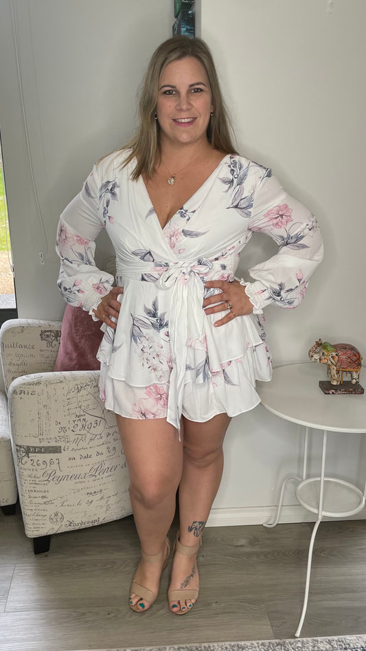 Daphne Playsuit - White Blossom | Style State | An old favourite in stunning new prints

Zip up back
Self tying waist sash
Breastfeeding friendly - pull aside to feed
Elasticated wrists
True to size
Danika wears a