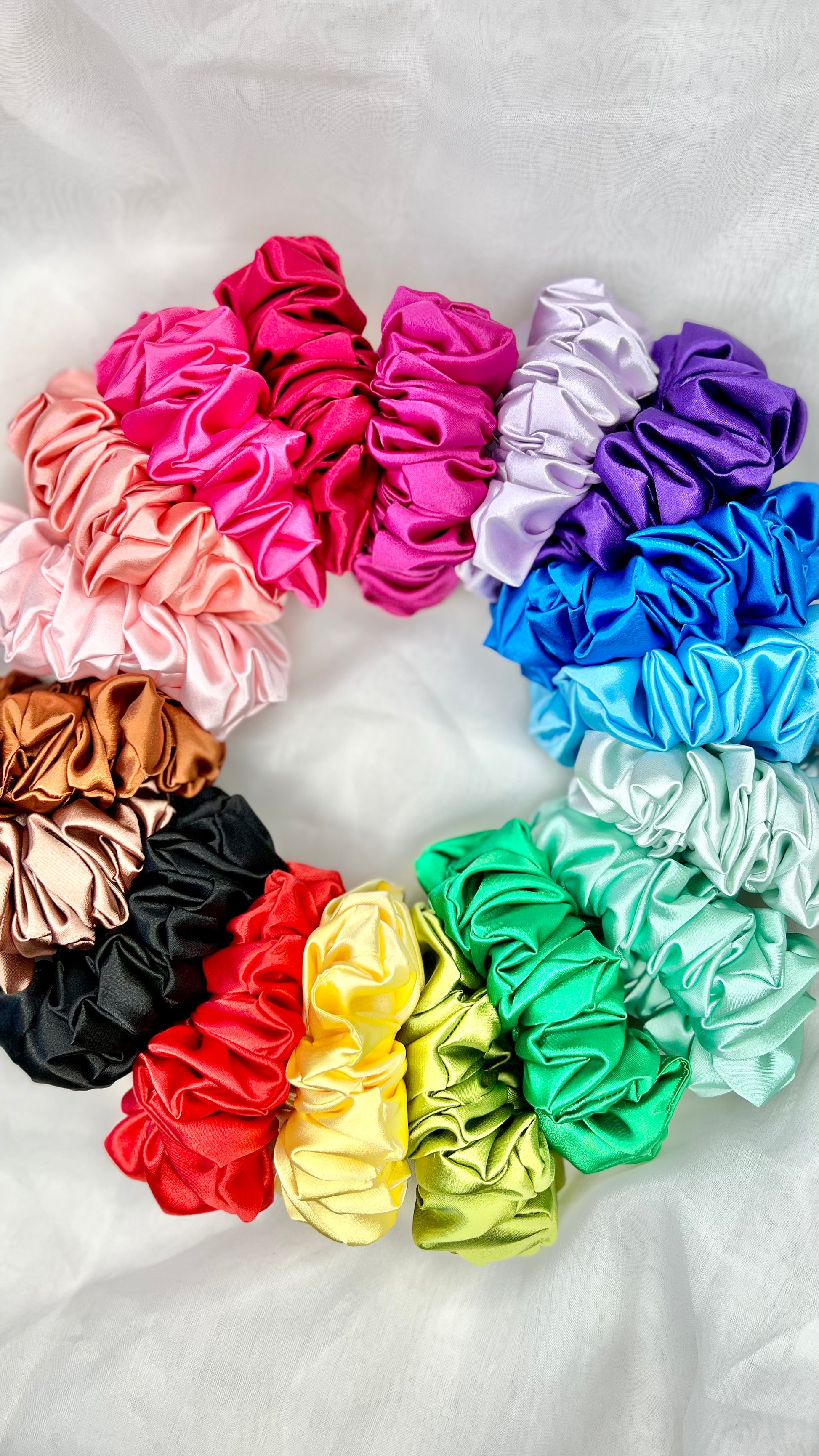 Berry Sweet XL Scrunchie: 
Say hello to our newest addition to the scrunchie family - oversized Berry Sweet XL scrunchies!  
Material: Satin (96% polyester, 4% elastane)
Dimensions: 11cm diam - Ciao Bella Dresses 