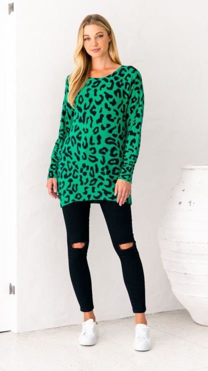 Evie Leopard Print Jumper: The Evie Knit is a light long line knit that will look amazing with jeans, over tights and boots or as a layer with your fave winter jacket
Features:

Long hem
Ribbe - Ciao Bella Dresses 